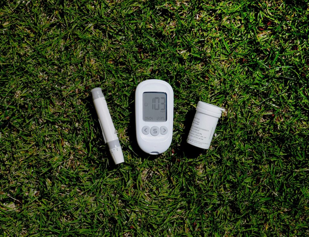 血糖機推薦中必備的三樣東西：採血筆、檢測機器、血糖試紙