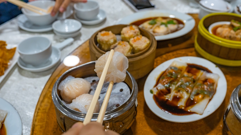 外食族健康風險：高鈉、高油對心血管的長期影響