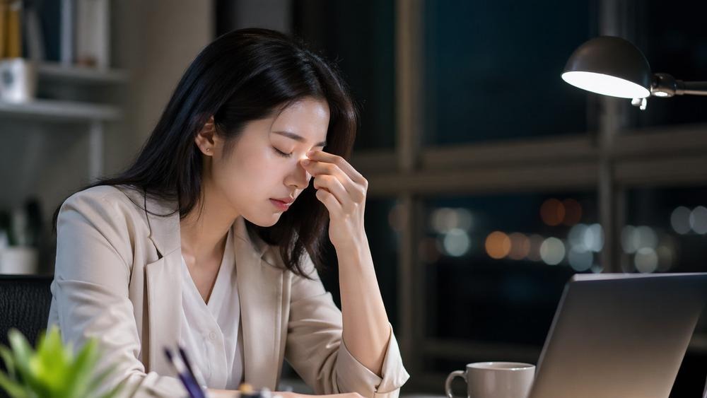 眼睛乾澀、疲勞不適？藥師解析葉黃素補充與日常保養重點